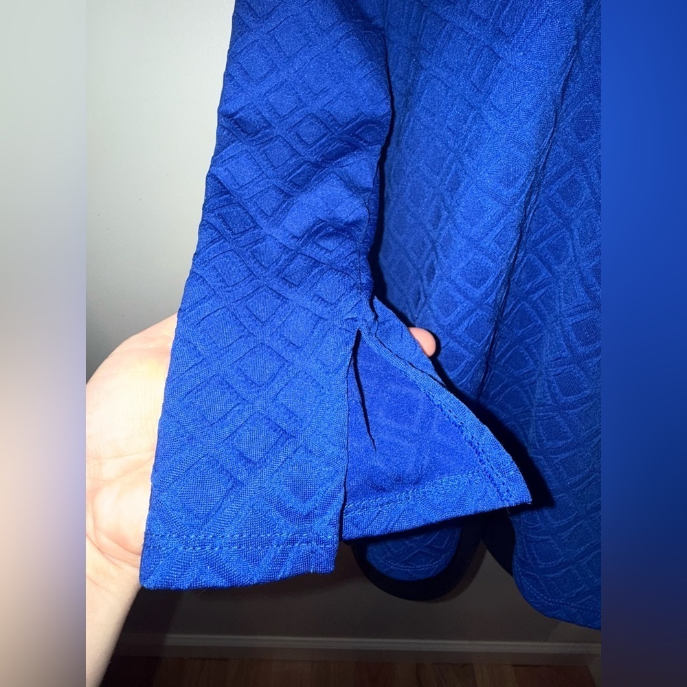 Dana Buchman Royal Blue Textured Keyhole Tunic Blouse Size M High Low Office - Picture 10 of 11